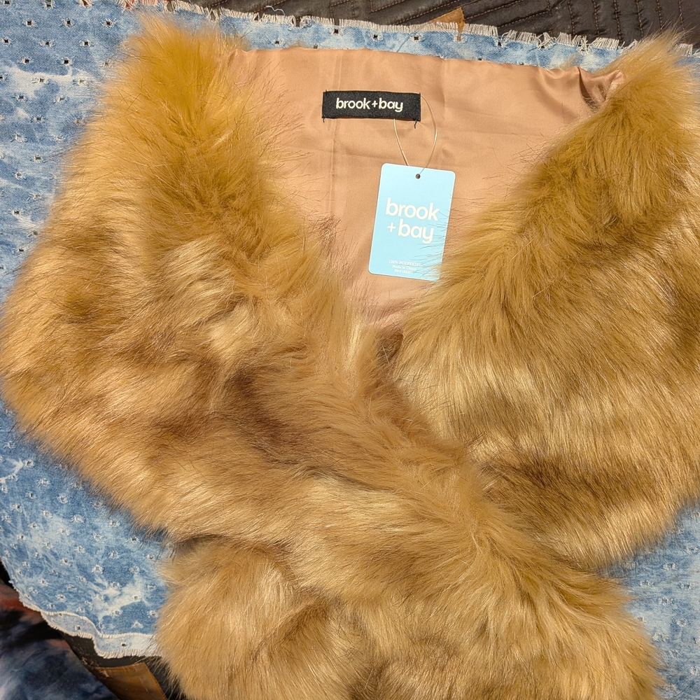 Women's Faux Fur Cape - Tan